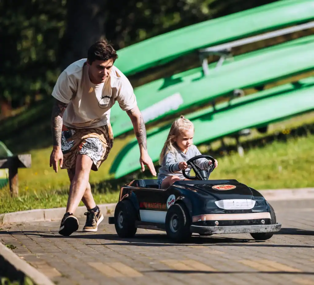 Children's electric car game, a safe and fun toy for kids.