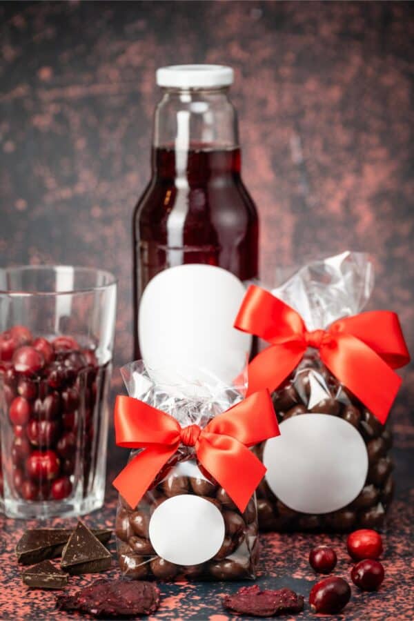 Personalised cranberries in milk chocolate, 150g
