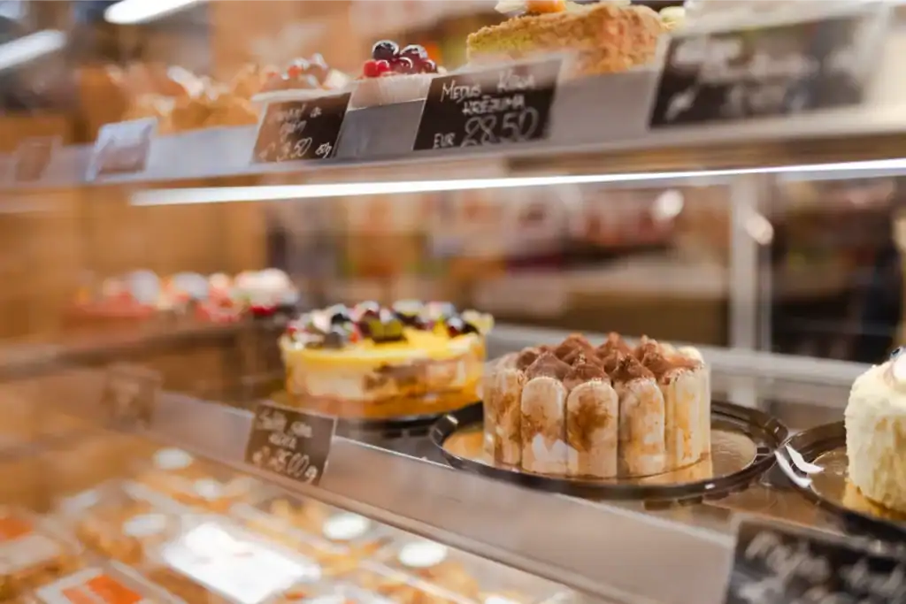 High quality pastries and cakes in the Ramkalni shop.
