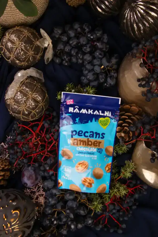 Pecans in amber chocolate with salt
